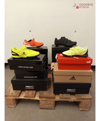 Chaussures en boites - 12...