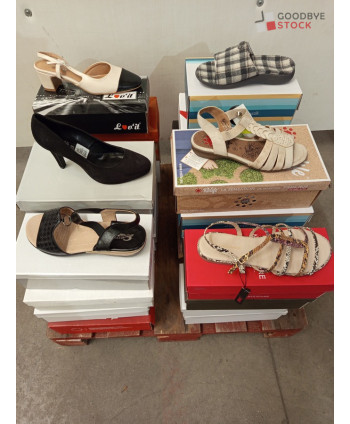 Chaussures en boites - 24...