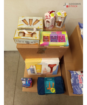 Coffrets beauté - 65 pièces