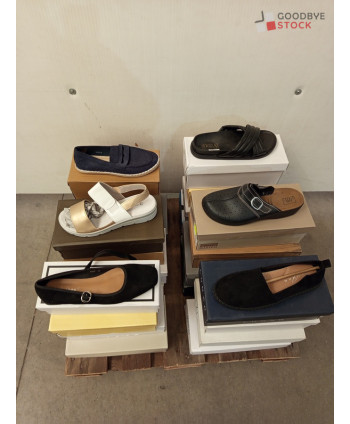 Chaussures en boites - 24...