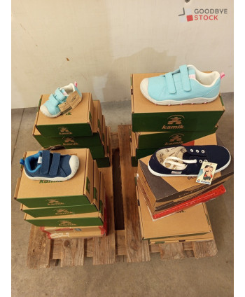 Chaussures en boites...