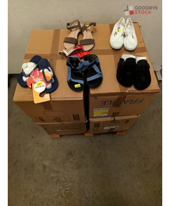 Chaussures été - 90 paires