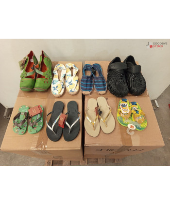 Chaussures été - 100 paires