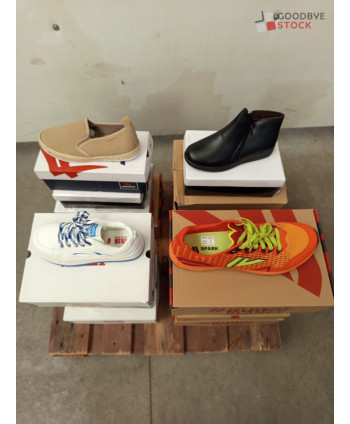 Chaussures en boites - 16...