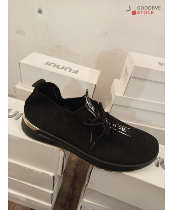 Baskets - 17 paires