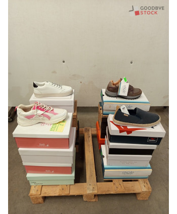 Chaussures en boites - 16...