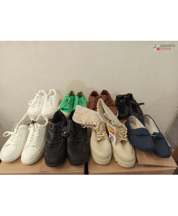 Chaussures - 60 paires