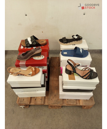 Chaussures en boites - 17...