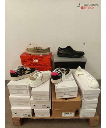 Chaussures en boites - 20...