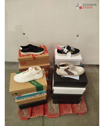 Chaussures en boites - 16...