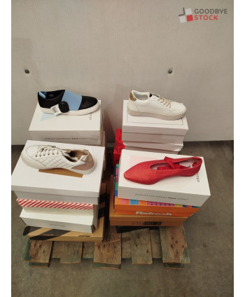 Chaussures en boites - 16...