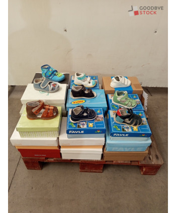 Chaussures en boites enfant...