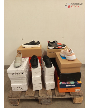 Chaussures en boites - 18...