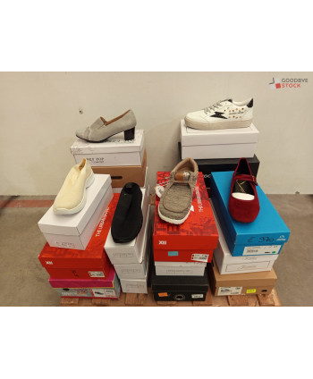 Chaussures en boites - 20...