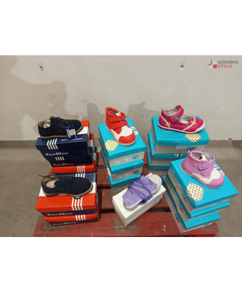Chaussures en boites enfant...