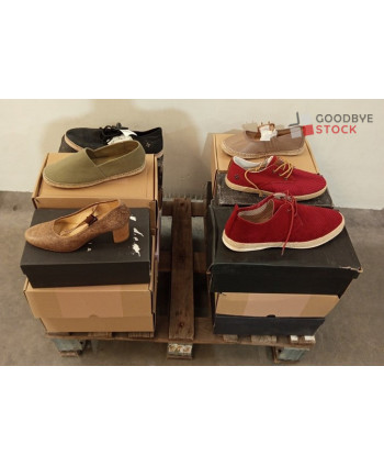 Chaussures en boites - 18...